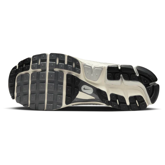 NK Zoom Vomero 5 Platinum Tint