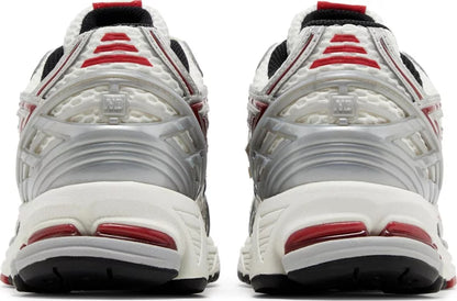 NB 1906R Plata / Carmesí Clásico