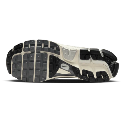 NK Zoom Vomero 5 Platinum Tint