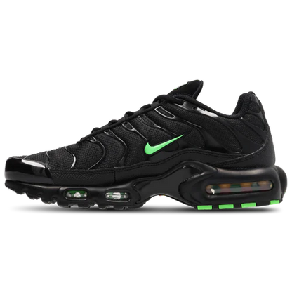 NK Air Max Plus Tuned 1 Negro / Verde Strike