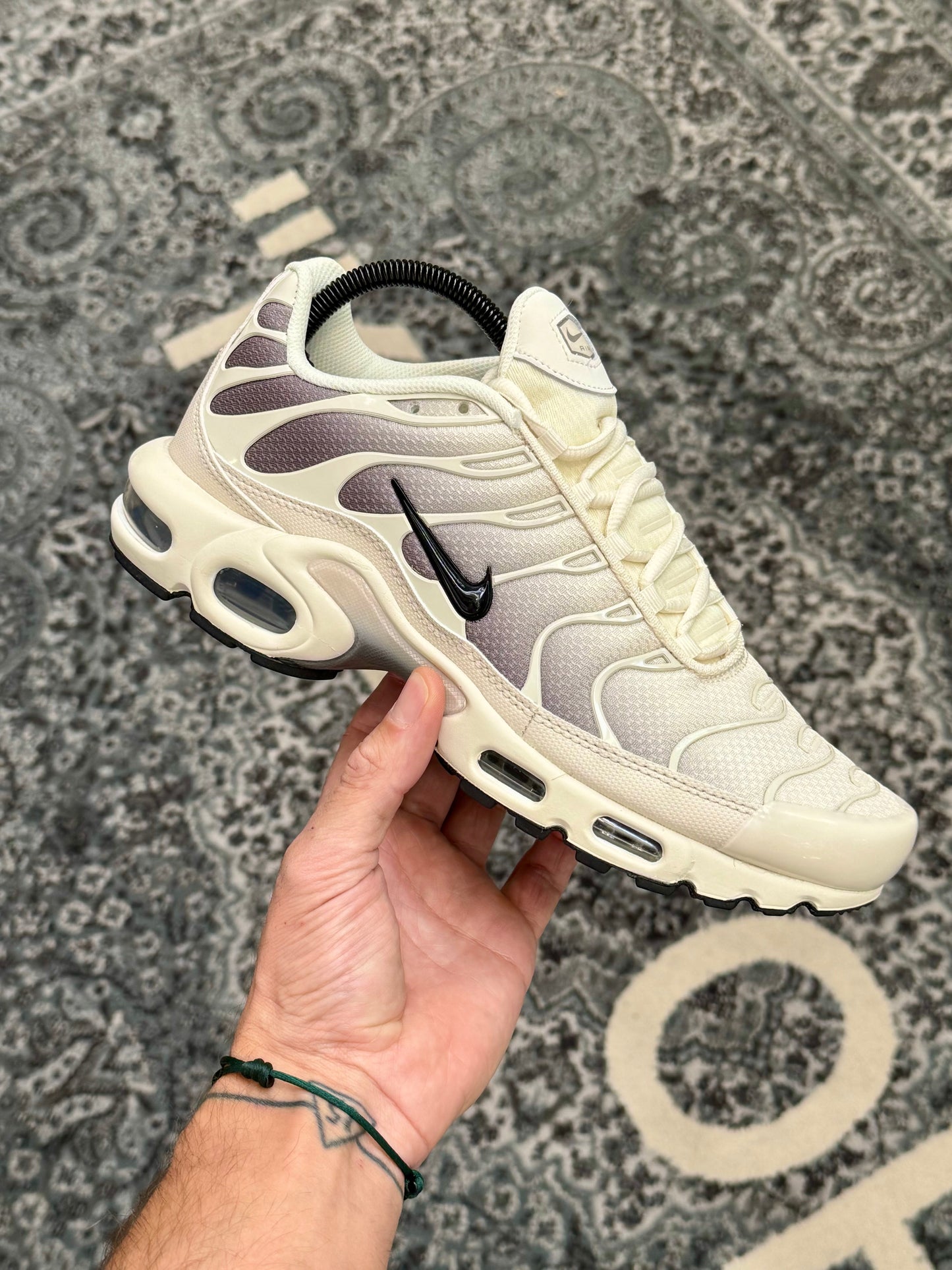 NK Air Max Plus Tuned 1 Light Orewood Cave Stone