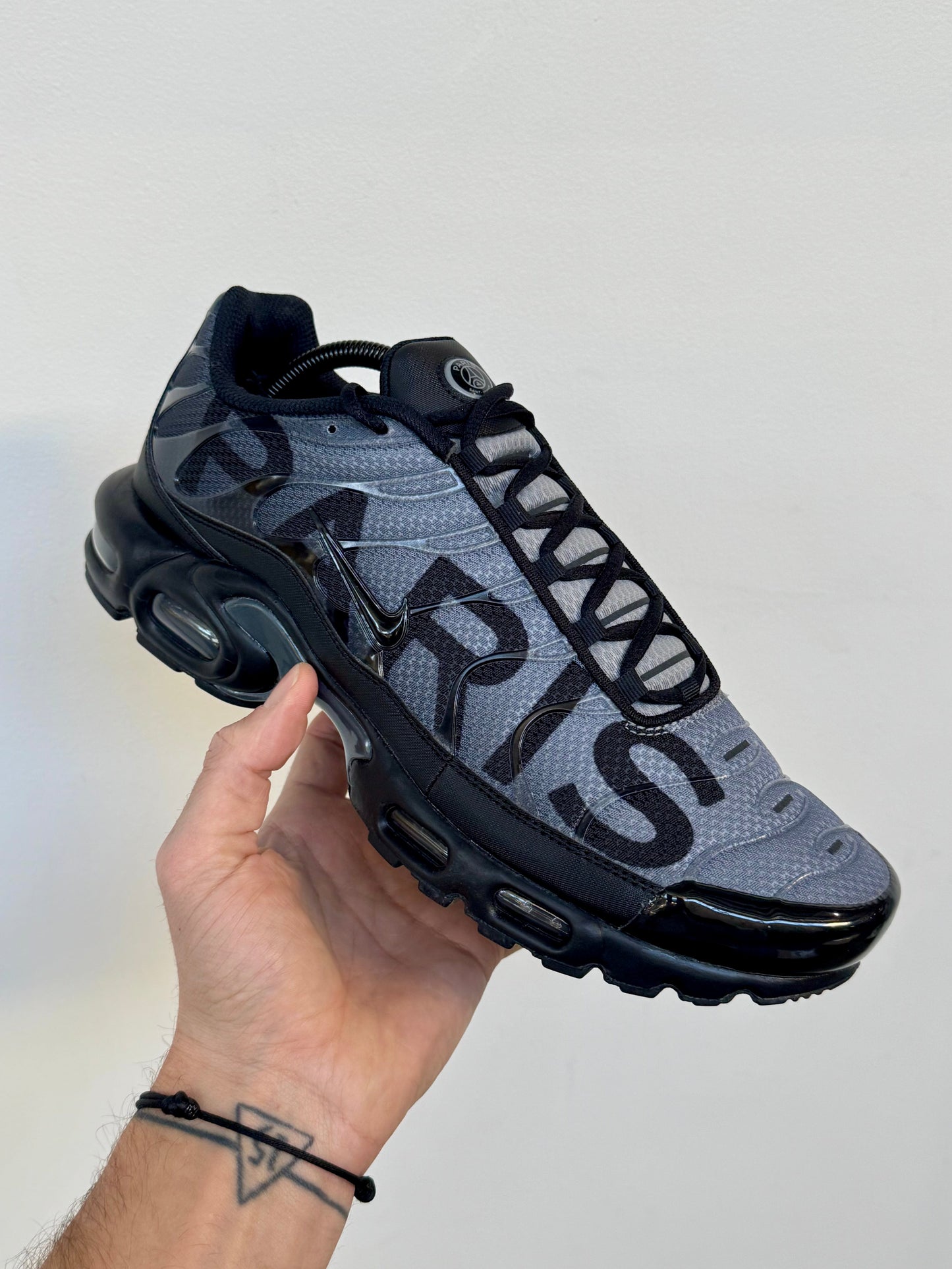 NK Air Max Plus Tuned 1 Premium Paris Saint-Germain Black Particle Grey