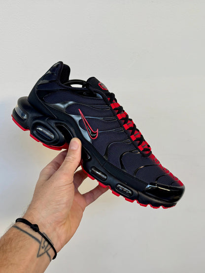 NK Air Max Plus Tuned 1 Negro/Rojo