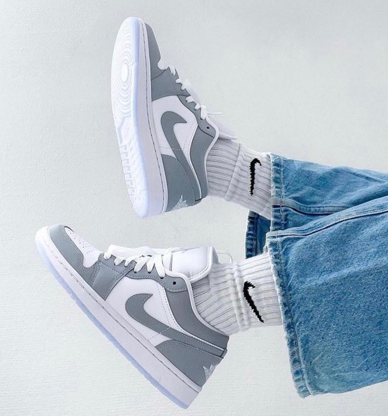 NK Air Jordan 1 Low Mujer Blanco / Gris Wolf