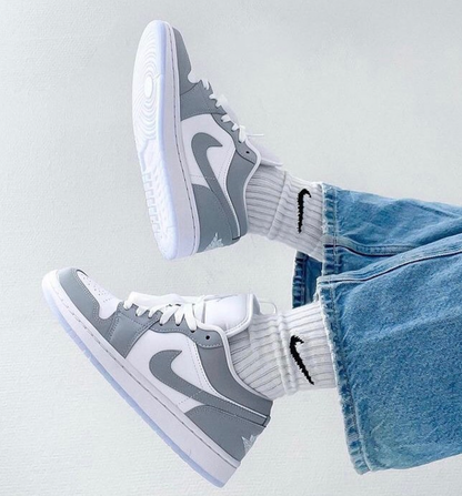 NK Air Jordan 1 Low Mujer Blanco / Gris Wolf