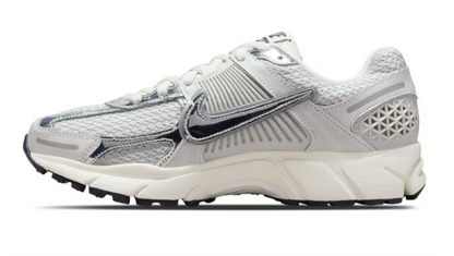 NK Zoom Vomero 5 Mujer Polvo Fóton / Plata Metálica