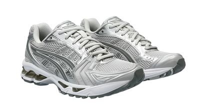 ASC Gel-Kayano 14 en color Cloud Grey para mujer