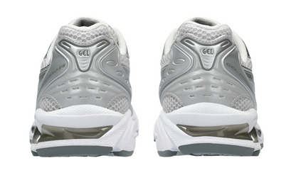 ASC Gel-Kayano 14 en color Cloud Grey para mujer