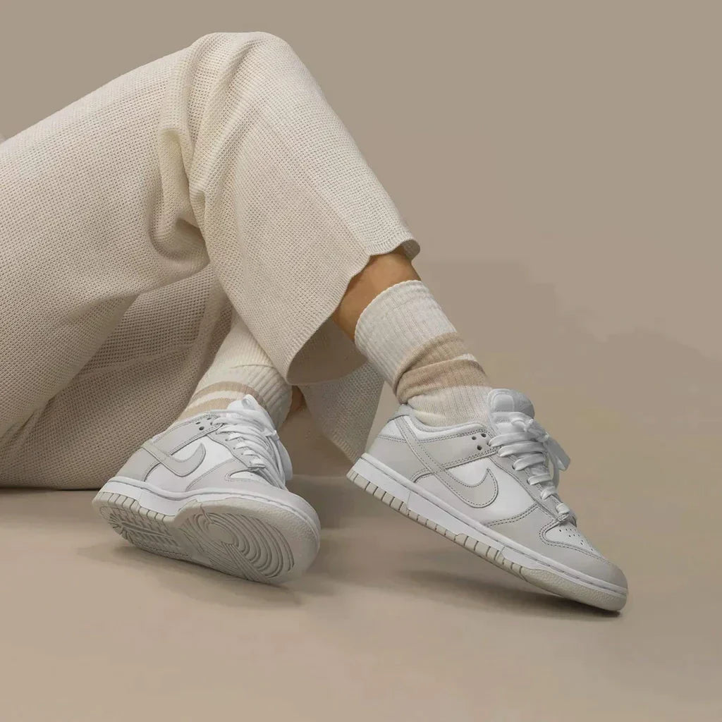 NK Dunk Low Photon Dust para mujer